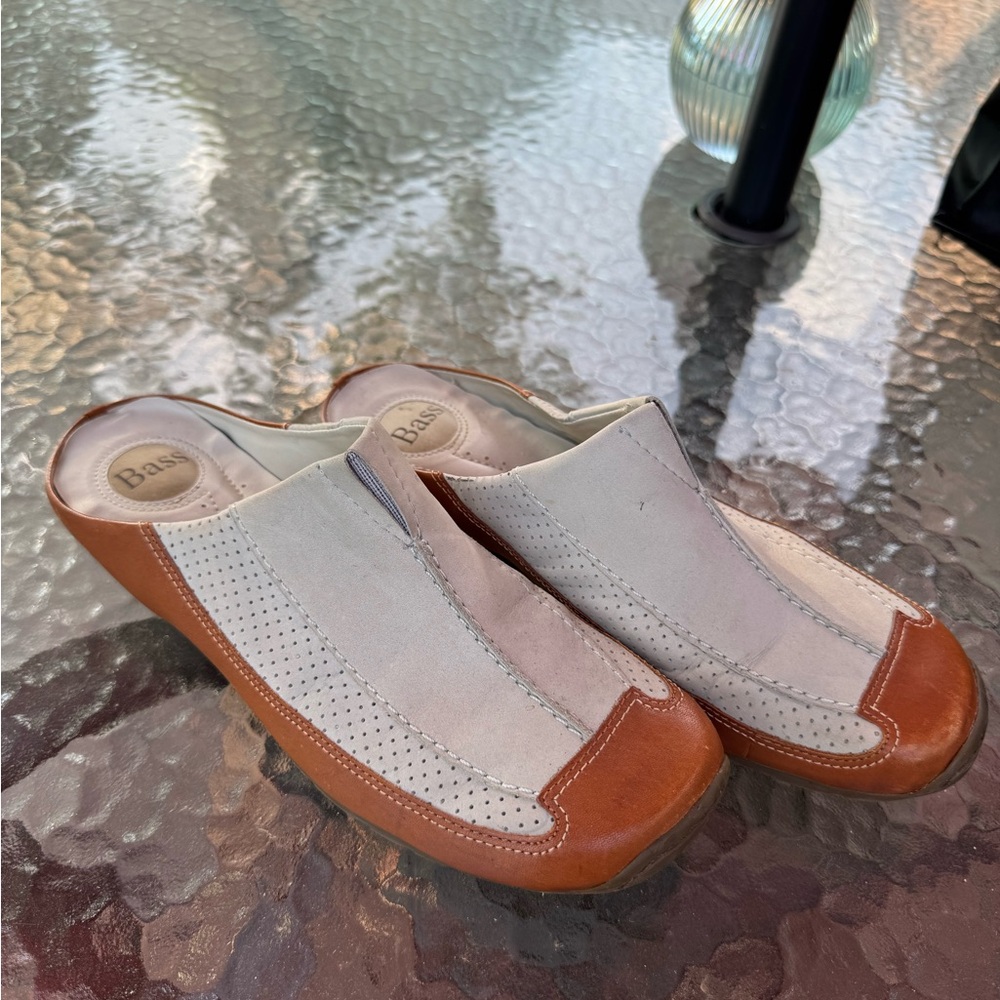 Bass Women's Brown and Cream Mules